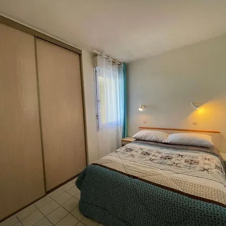 Apartment 3 Pieces Avec Balcon, Piscine Et Parking A Proximite De La - 6 Couchages - Fr-1-224c-188