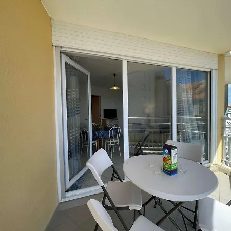 3 Pieces Avec Balcon, Piscine Et Parking A Proximite De La - 6 Couchages - Fr-1-224c-188 *