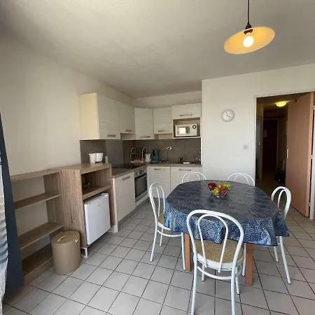 Appartement 3 Pieces Avec Balcon, Piscine Et Parking A Proximite De La - 6 Couchages - Fr-1-224c-188 *