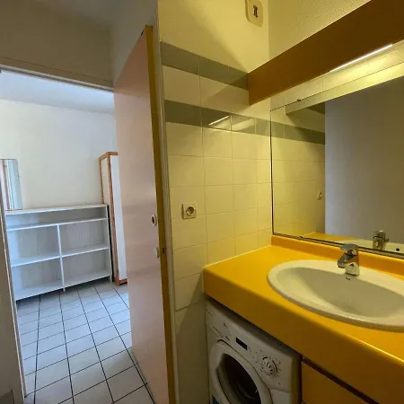 3 Pieces Avec Balcon, Piscine Et Parking A Proximite De La - 6 Couchages - Fr-1-224c-188 *